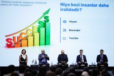 Шоу робота-гуманоида вызвало особый интерес у диаспорской молодежи (ФОТО)