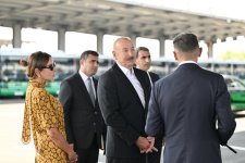Президент Ильхам Алиев и Первая леди Мехрибан Алиева осмотрели новые электробусы и ознакомились с реконструкцией ж/д инфраструктуры в Нахчыване (ФОТО/ВИДЕО)