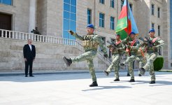 Президент Ильхам Алиев и Первая леди Мехрибан Алиева приняли участие в церемонии вручения боевых знамен вновь сформированным подразделениям командос Отдельной общевойсковой армии (ФОТО)