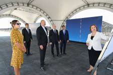 Президент Ильхам Алиев и Первая леди Мехрибан Алиева ознакомились с работами, проводимыми на солнечных электростанциях «Шамс 1» и «Гарби Уфуг» в городе Нахчыван (ФОТО/ВИДЕО)