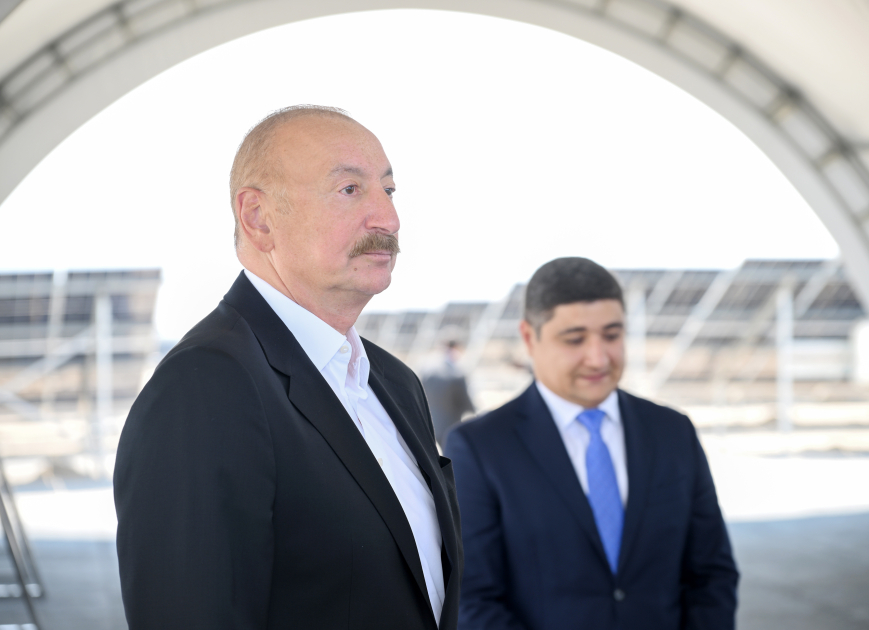 Президент Ильхам Алиев и Первая леди Мехрибан Алиева ознакомились с работами, проводимыми на солнечных электростанциях «Шамс 1» и «Гарби Уфуг» в городе Нахчыван (ФОТО/ВИДЕО)