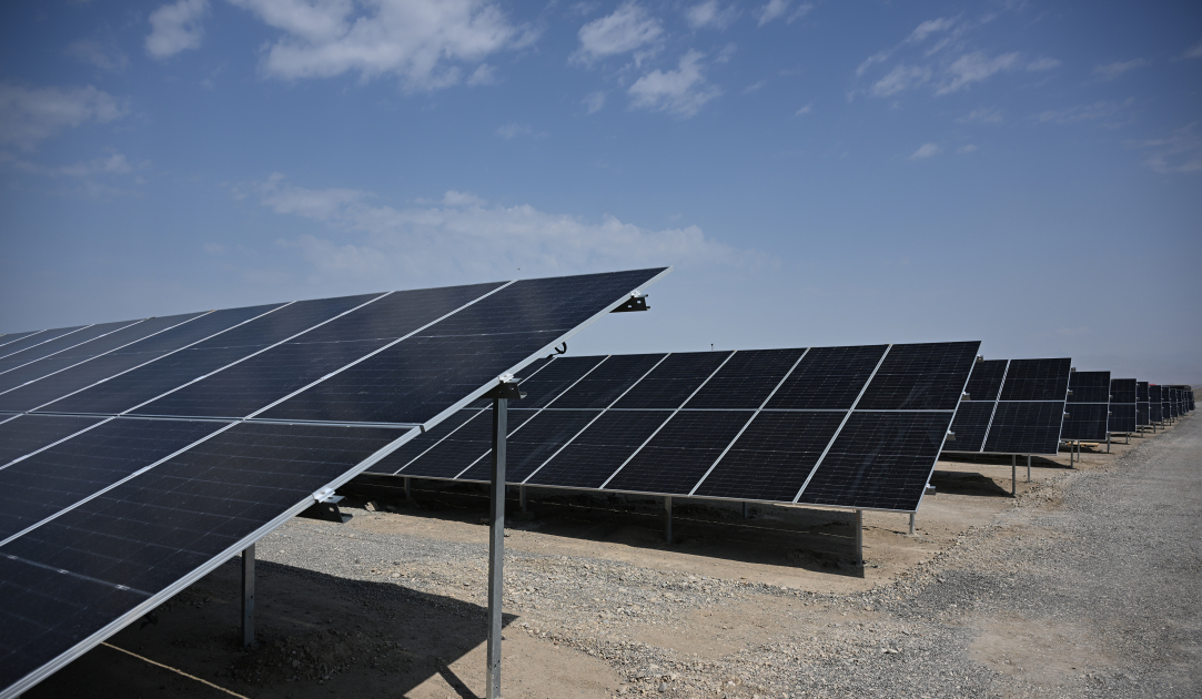 Президент Ильхам Алиев и Первая леди Мехрибан Алиева ознакомились с работами, проводимыми на солнечных электростанциях «Шамс 1» и «Гарби Уфуг» в городе Нахчыван (ФОТО/ВИДЕО)