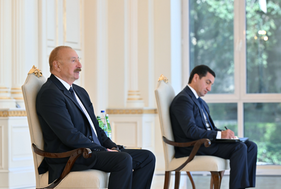 Президент Ильхам Алиев принял верительные грамоты новоназначенного посла Германии в Азербайджане (ФОТО)