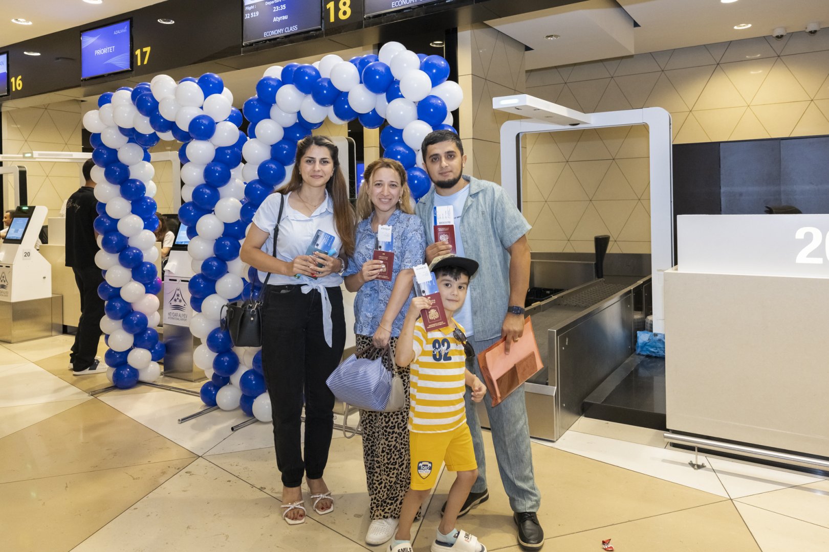Azerbaijan Airlines успешно выполнила первый рейс в Атырау (ФОТО)