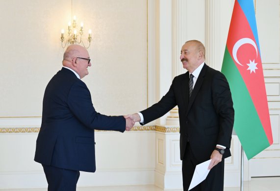 Посол Великобритании в Азербайджане назвал большой честью вручение верительных грамот Президенту Ильхаму Алиеву