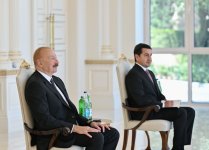 Президент Ильхам Алиев принял верительные грамоты новоназначенного посла Великобритании в Азербайджане (ФОТО)