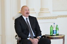 Президент Ильхам Алиев принял верительные грамоты новоназначенного посла Великобритании в Азербайджане (ФОТО)