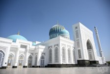 Азербайджанские журналисты посетили туристический комплекс Имама аль-Бухари близ Самарканда (ФОТО)