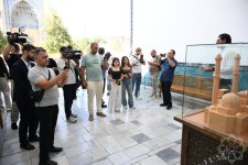 В Самарканде азербайджанские журналисты прикоснулись к истории династии Тимуридов (ФОТО)