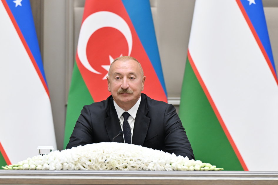 Президент Ильхам Алиев и Президент Шавкат Мирзиёев выступили с заявлениями для прессы (ФОТО/ВИДЕО)