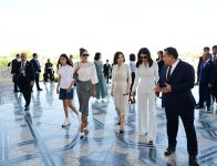 Первая леди Мехрибан Алиева и Лейла Алиева ознакомились с Центром исламской цивилизации в Ташкенте (ФОТО)
