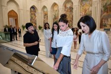 Первая леди Мехрибан Алиева и Лейла Алиева ознакомились с Центром исламской цивилизации в Ташкенте (ФОТО)