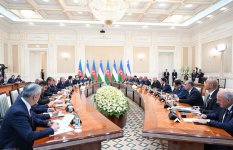 Президент Ильхам Алиев и Президент Шавкат Мирзиёев приняли участие в 3-ем заседании Высшего межгосударственного совета (ФОТО/ВИДЕО)