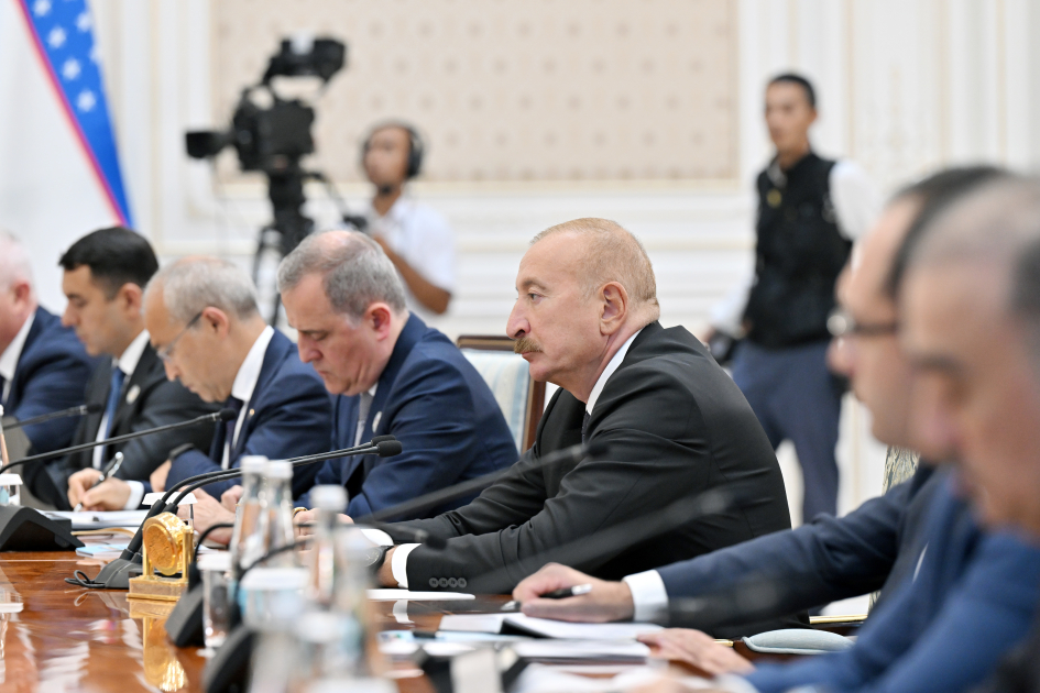 Президент Ильхам Алиев и Президент Шавкат Мирзиёев приняли участие в 3-ем заседании Высшего межгосударственного совета (ФОТО/ВИДЕО)