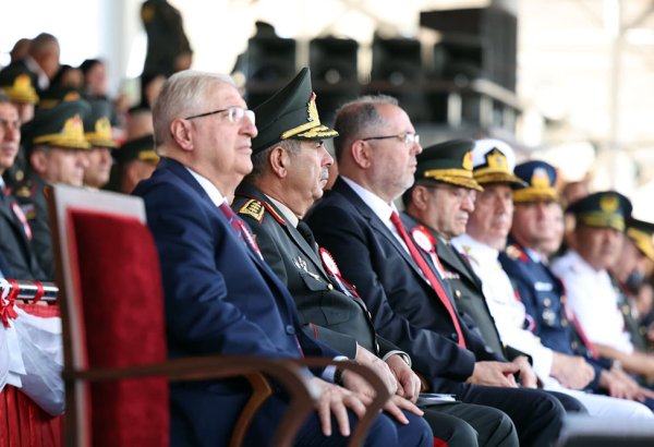 Министр обороны Азербайджана принял участие в церемониях выпуска, состоявшихся в военных училищах Турции (ФОТО)