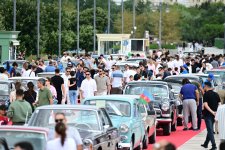 На бульваре проходит выставка классических автомобилей (ФОТО)