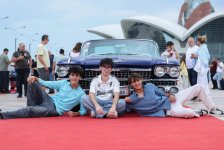 Вице-президент Фонда Гейдара Алиева Лейла Алиева и Арзу Алиева посмотрели выставку и автопробег классических автомобилей (ФОТО)
