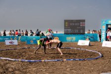 В Баку прошла мировая серия по пляжной борьбе среди мужчин и женщин (ФОТО)
