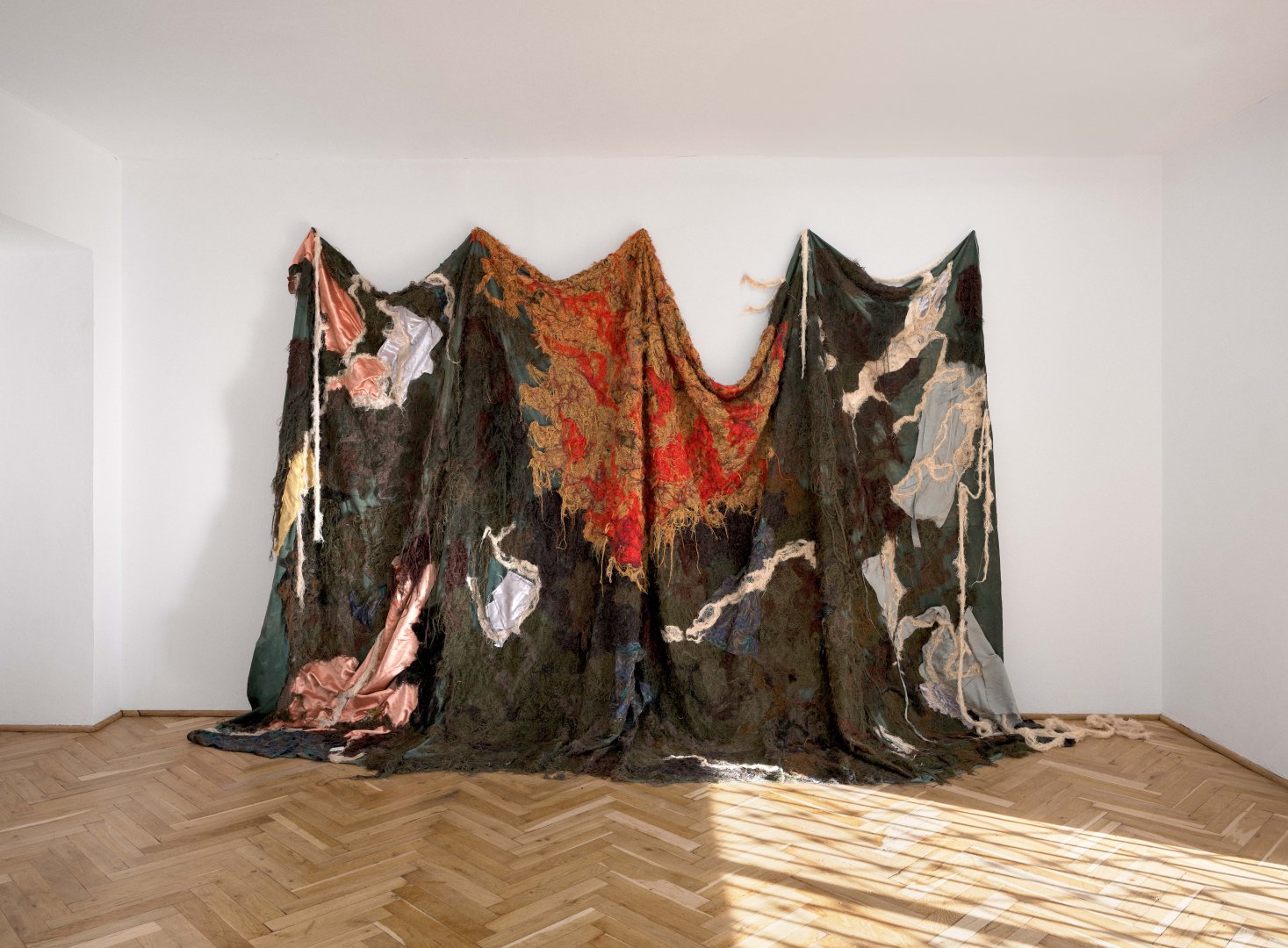 Азербайджанский куратор Зулейха Ибад представит выставку Familiar Strangers в рамках Berlin Art Week 2026 (ФОТО)