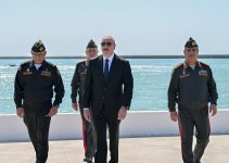 Президент Ильхам Алиев и Первая леди Мехрибан Алиева посетили Военно-морские силы (ФОТО)