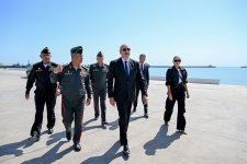Президент Ильхам Алиев и Первая леди Мехрибан Алиева посетили Военно-морские силы (ФОТО)
