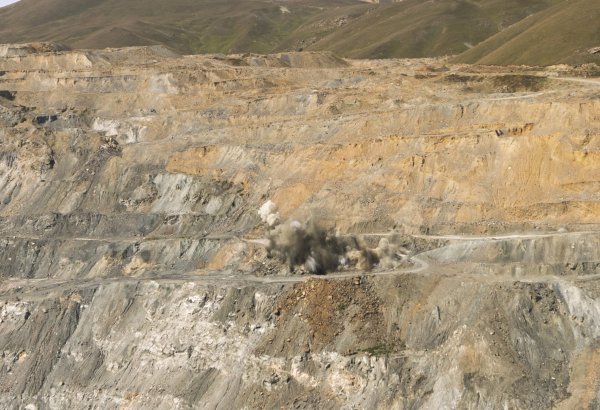 «AzerGold» провел первые буровзрывные работы на месторождении золота «Сёюдлю» (Зод) - ФОТО/ВИДЕО