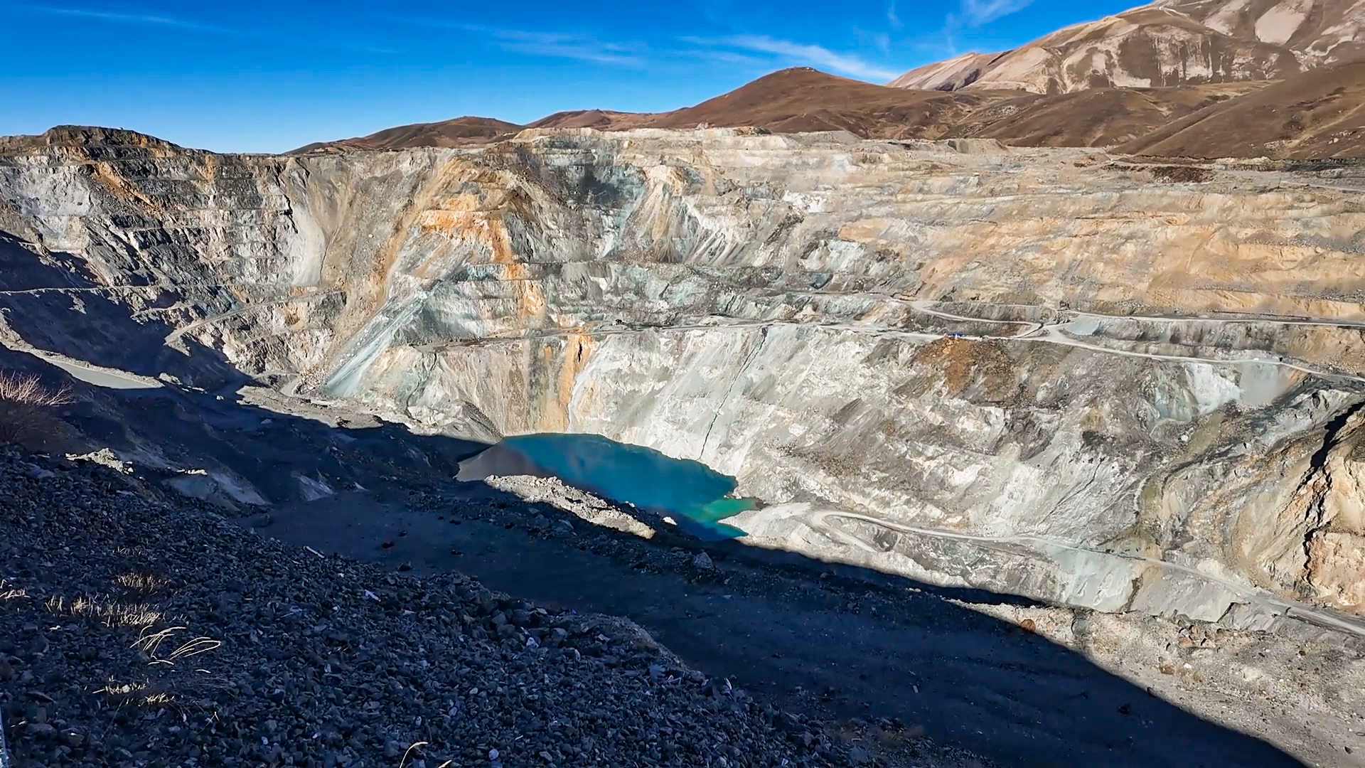 «AzerGold» провел первые буровзрывные работы на месторождении золота «Сёюдлю» (Зод) - ФОТО/ВИДЕО