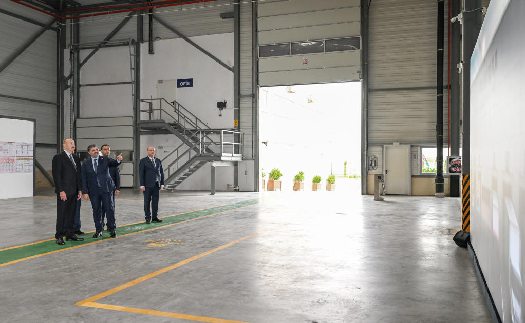 Президент Ильхам Алиев принял участие в открытии предприятия по производству бумажной и гигиенической продукции в Гарадагском районе (ФОТО)