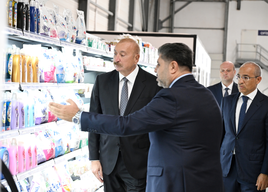 Президент Ильхам Алиев принял участие в открытии предприятия по производству бумажной и гигиенической продукции в Гарадагском районе (ФОТО)