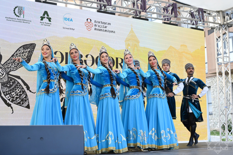 В Кяльбаджаре прошёл очередной Фестиваль мёда (ФОТО)