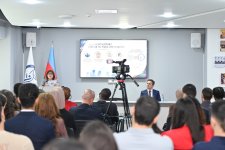 Сахиба Гафарова выступила с речью в штаб-квартире Молодежной организации ДН (ФОТО)