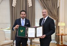 Президент Ильхам Алиев принял генерального секретаря Мусульманского совета старейшин (ФОТО/ВИДЕО)