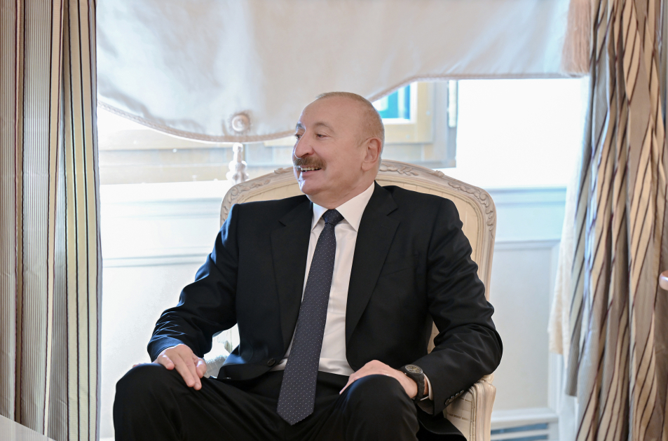 Президент Ильхам Алиев принял генерального секретаря Мусульманского совета старейшин (ФОТО/ВИДЕО)