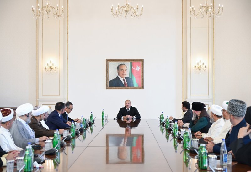 Президент Ильхам Алиев принял участников проходящих в Баку международных конференций (ФОТО/ВИДЕО)