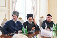 Президент Ильхам Алиев принял участников проходящих в Баку международных конференций (ФОТО/ВИДЕО)