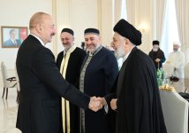Президент Ильхам Алиев принял участников проходящих в Баку международных конференций (ФОТО/ВИДЕО)