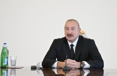 Президент Ильхам Алиев принял участников проходящих в Баку международных конференций (ФОТО/ВИДЕО)