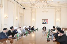 Президент Ильхам Алиев принял участников проходящих в Баку международных конференций (ФОТО/ВИДЕО)