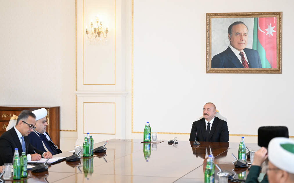 Президент Ильхам Алиев принял участников проходящих в Баку международных конференций (ФОТО/ВИДЕО)