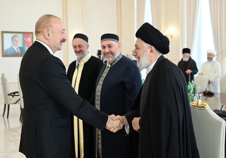 Президент Ильхам Алиев принял участников проходящих в Баку международных конференций (ФОТО/ВИДЕО)