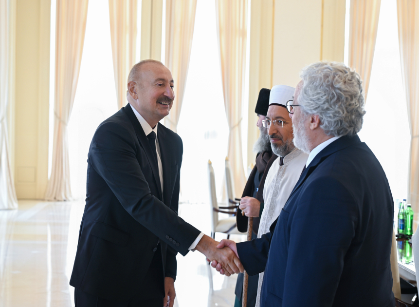Президент Ильхам Алиев принял участников проходящих в Баку международных конференций (ФОТО/ВИДЕО)