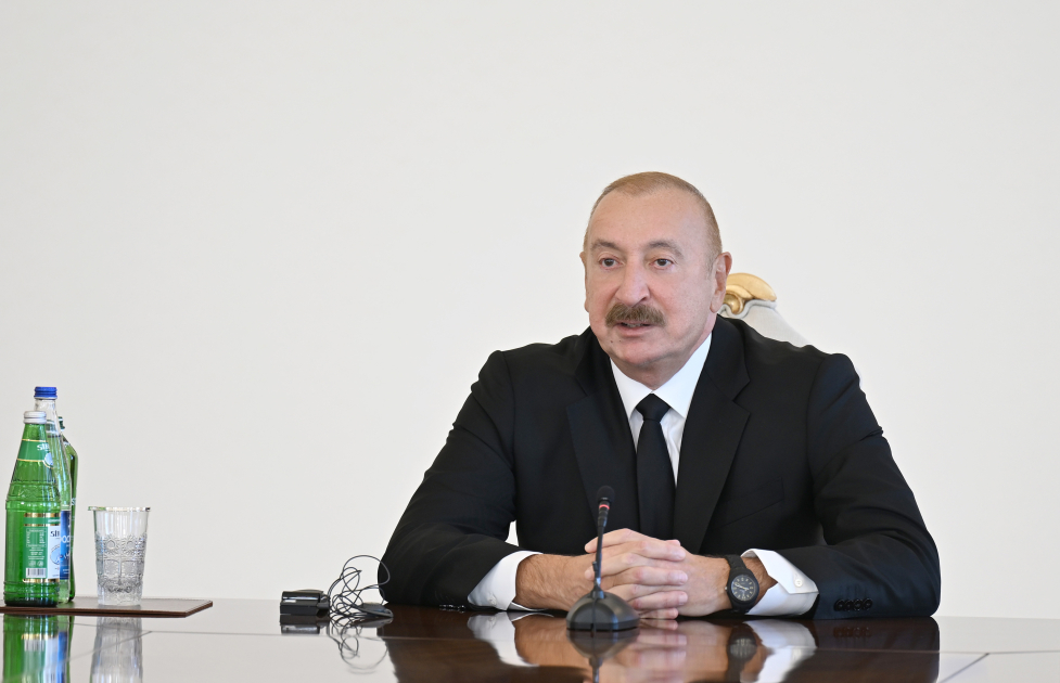 Президент Ильхам Алиев принял участников проходящих в Баку международных конференций (ФОТО/ВИДЕО)