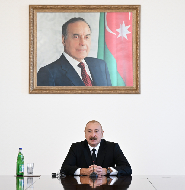 Президент Ильхам Алиев принял участников проходящих в Баку международных конференций (ФОТО/ВИДЕО)