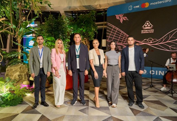 В ожидании рейса - в кино: CineMastercard представил новый формат досуга в аэропорту Баку (ФОТО)