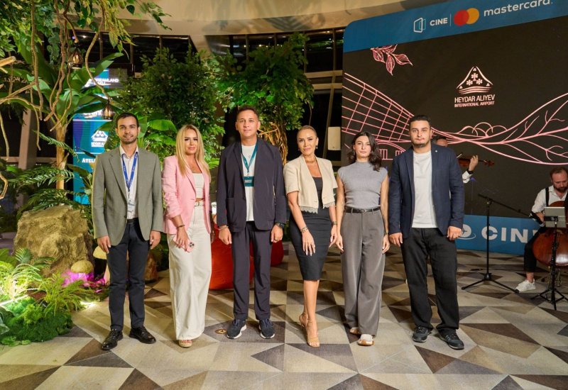 В ожидании рейса - в кино: CineMastercard представил новый формат досуга в аэропорту Баку (ФОТО)