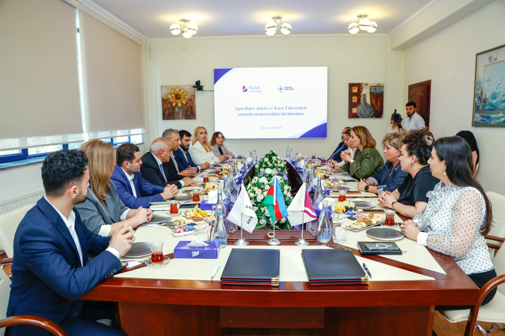 Набрав 617 баллов, он выбрал ветеринарию: входящая в состав PASHA Holding, компания Agro Dairy поддержала будущего ветеринара (ФОТО)