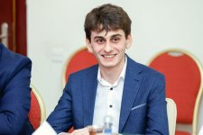 Набрав 617 баллов, он выбрал ветеринарию: входящая в состав PASHA Holding, компания Agro Dairy поддержала будущего ветеринара (ФОТО)