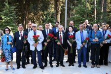В День национальный музыки почтена память великого композитора Узеира Гаджибейли (ФОТО)