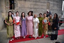 В Баку впервые прошел фестиваль "День национального костюма" – яркий парад традиций народов мира (ФОТО)