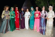 В рамках первого фестиваля "День национального костюма" представлена коллекция Гюльнары Халиловой (ФОТО)